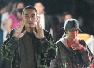 ดีเจแมน ก้มกราบพ่อแม่ เปิดใจครั้งแรก หลังถูกพรากอิสรภาพนานกว่า 1 ปี 7 เดือน คิดถึงลูกสาว ขอไปหาลูกสาวก่อน