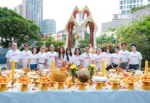 เปิดเคมีใหม่! “แพม-อาฮ๋วง” ควงคู่เอาฤกษ์เอาชัย นำทีมบวงสรวง “QUEENDOM ซ่อนใจไว้ที่เธอ” ซีรีส์ยูริเรื่องแรกจาก WeTV Original