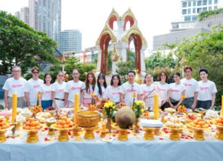 เปิดเคมีใหม่! “แพม-อาฮ๋วง” ควงคู่เอาฤกษ์เอาชัย นำทีมบวงสรวง “QUEENDOM ซ่อนใจไว้ที่เธอ” ซีรีส์ยูริเรื่องแรกจาก WeTV Original