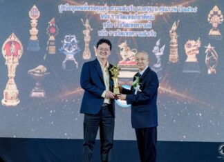 นพ.ธีรภาพ ลิ่วลักษณ์ นำทัพรับ 2 รางวัลใหญ่ CEO AEC AWARDS 2025 และ TOP BRAND AWARDS 2025