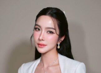 “ไม่ได้ดังเพราะพูดเยอะ แต่ถูกพูดถึงเพราะสิ่งที่ทำ : อีกมุมของ ‘ผศ.ดร.ม่านฟ้า’ ที่คนแชร์ต่อไม่หยุด”